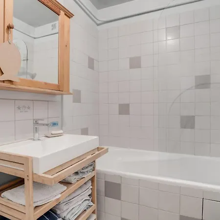 Guestready - 2 Bedroom Family For 4 People *